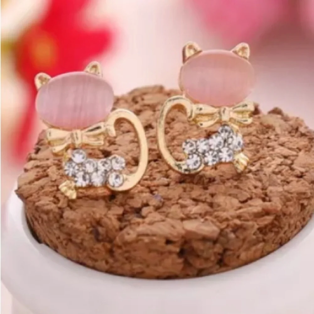 NWT Cats Eye Pink Opal & CZ Crystal Post Pierced Dainty Cat Earrings Stud